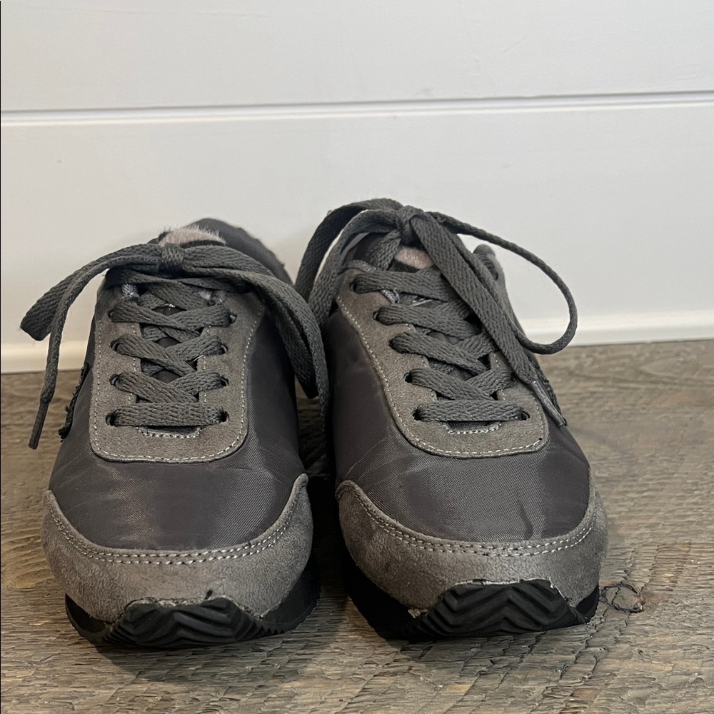Very G Vintage Gray Star Sneakers - Size 6.5 - Picture 4 of 8